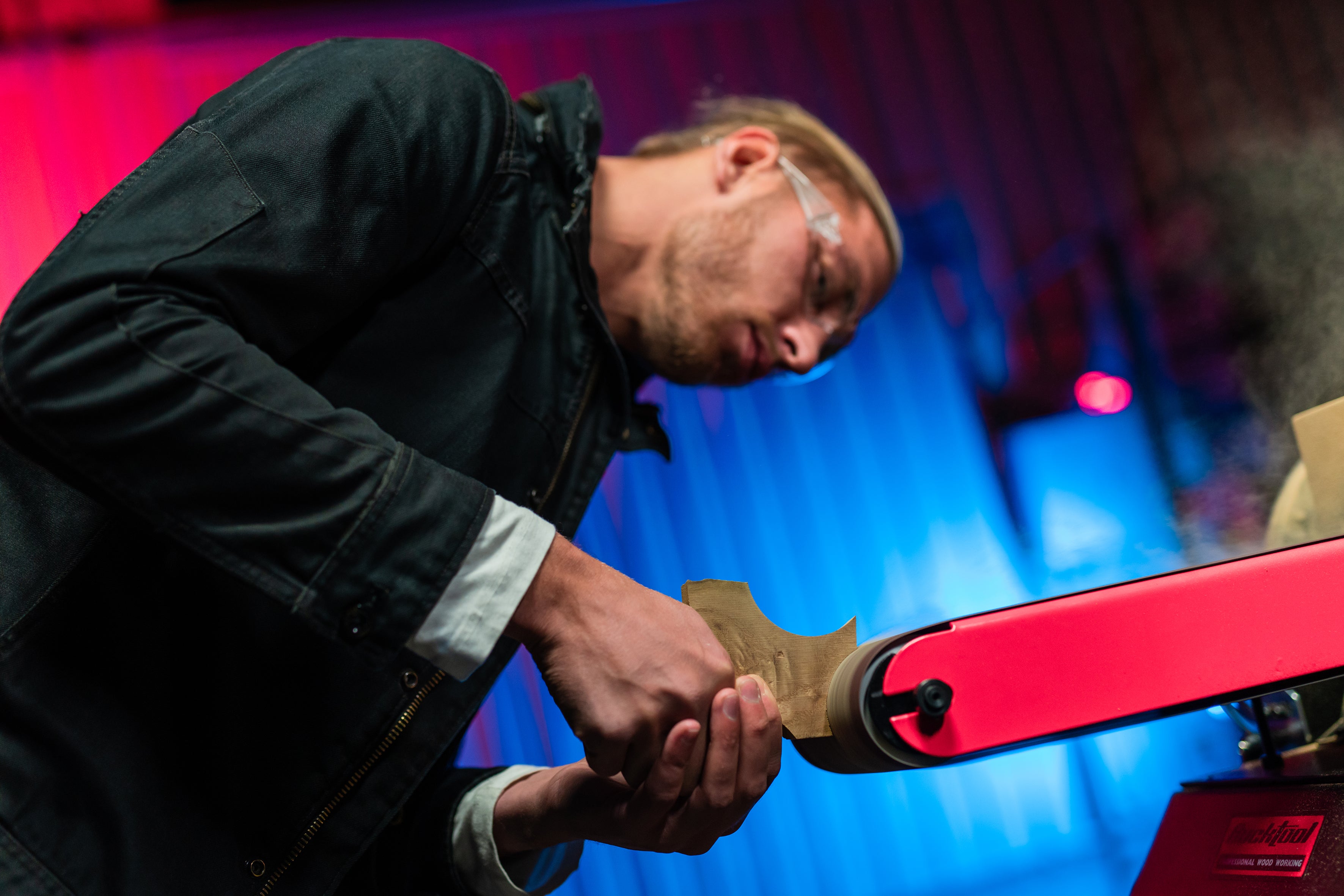 How To Replace The Drive Belt On A Belt Disc Sander