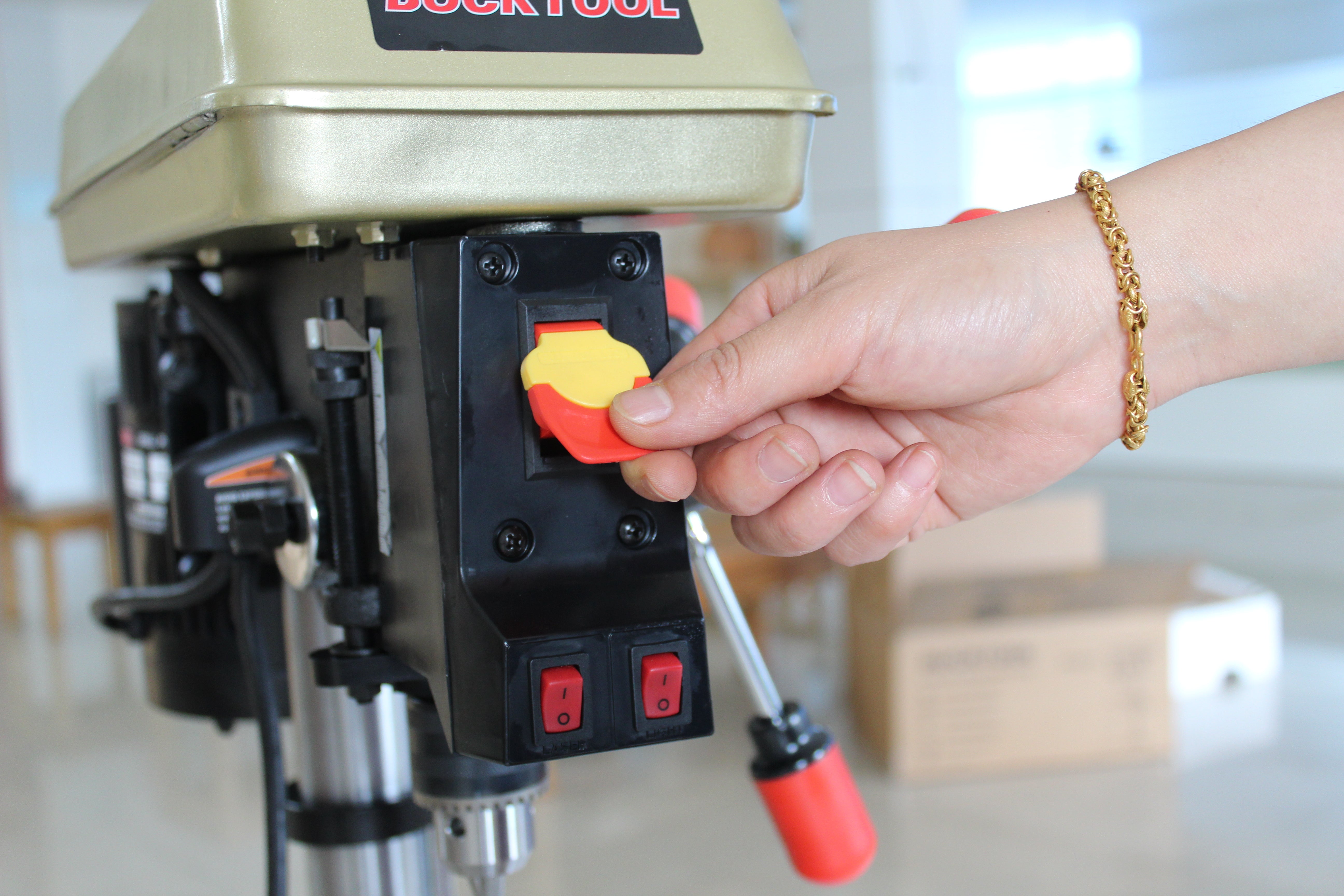 10" Drill press from Bucktool power tools - Bucktool
