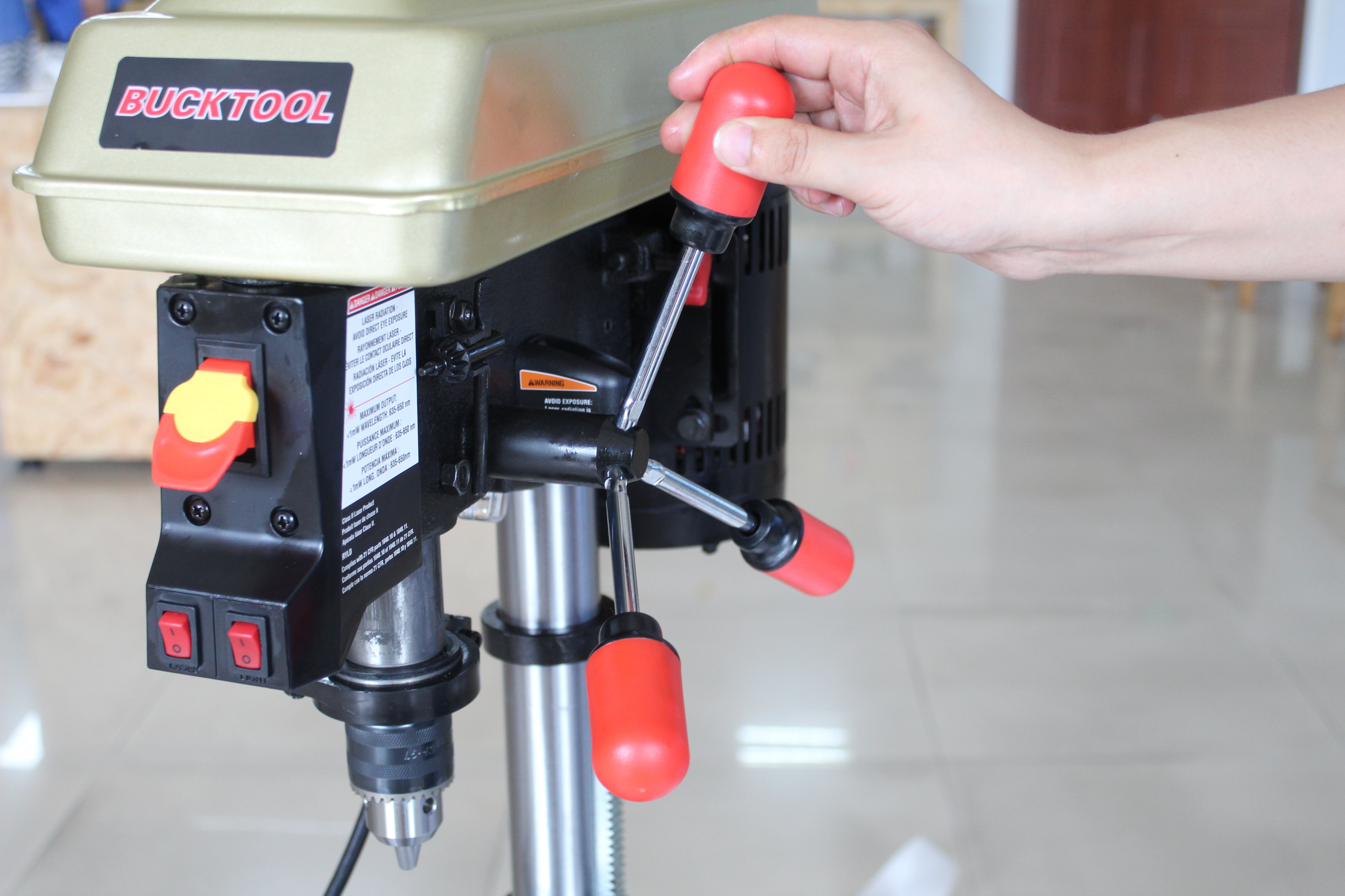 HOW DOES A DRILL PRESS WORK? - Bucktool