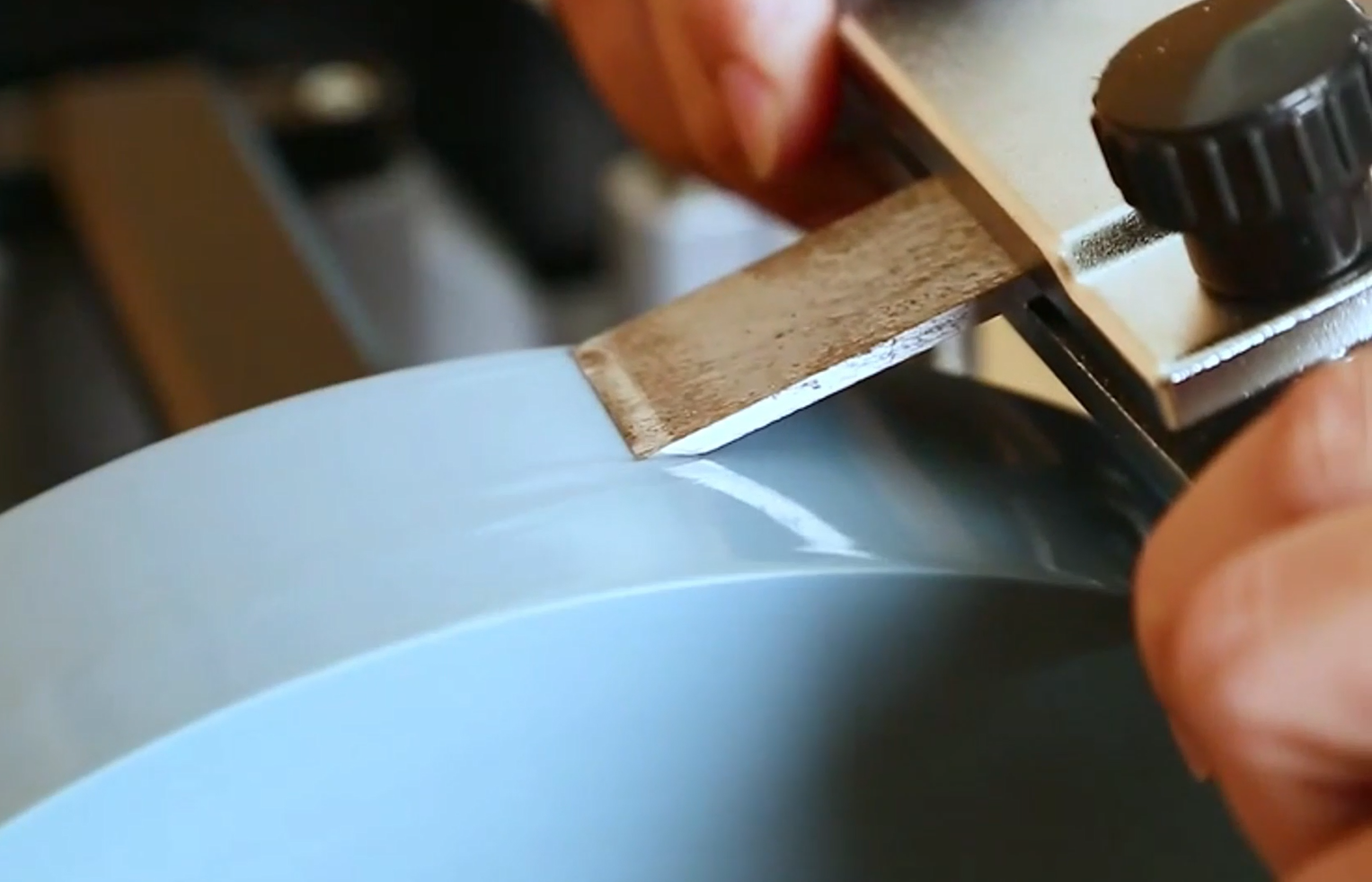 Boost Your Sharpening Game with the Bucktool SCM8103 10-Inch Wet Stone Grinder